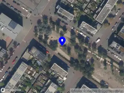 Ambulance met grote spoed naar de W.G. Witteveenplein in Rotterdam