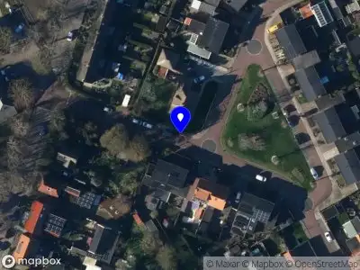 Ambulance met grote spoed naar de Pieter Maatsstraat in Hippolytushoef