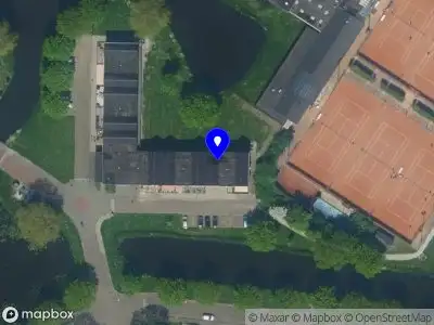 Ambulance met grote spoed naar de Pampusstraat in Volendam