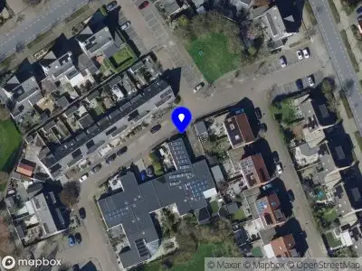 Ambulance met gepaste spoed naar de Baron van Leydenstraat in Hellevoetsluis