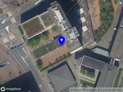 Ambulance met grote spoed naar de Museumpark in Rotterdam