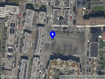 Ambulance met grote spoed naar de Gaffelstraat in Rotterdam