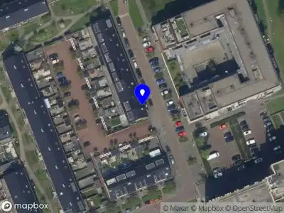 Ambulance met grote spoed naar de Johan de Wittstraat in Vlaardingen
