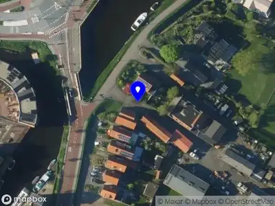 Ambulance met gepaste spoed naar de Molenkade in Alkmaar