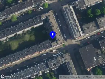 Ambulance met grote spoed naar de Lootsstraat in Amsterdam