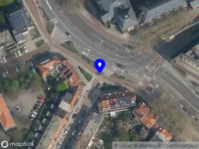 Ambulance met gepaste spoed naar de Mijnbouwplein in Delft