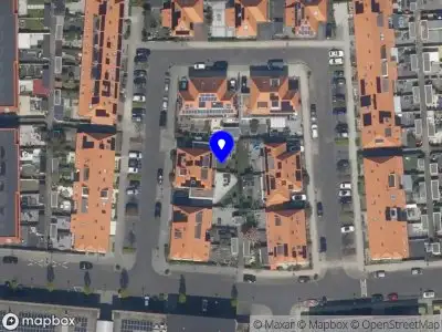 Ambulance met grote spoed naar de Charactostraat in Capelle aan den IJssel