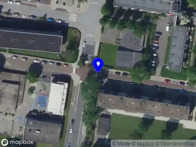 Brandweer met grote spoed naar de Van Oldenbarneveltplein in Dordrecht vanwege gebouwbrand