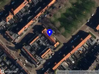 Brandweer met grote spoed naar de Bloemstraat in Sneek vanwege afhijsen patient