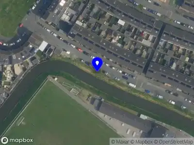 Ambulance met grote spoed naar de Guido de Moorstraat in 's-Gravenhage