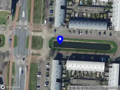 Ambulance met grote spoed naar de Fuikkant in Barendrecht