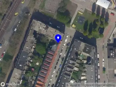 Ambulance met grote spoed naar de Moerkerkestraat in Rotterdam