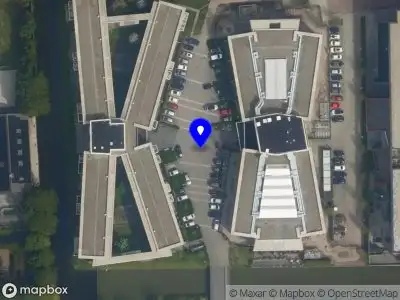 Ambulance met grote spoed naar de Atriumhof in Naaldwijk