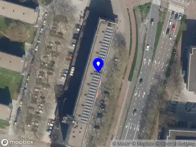 Ambulance met gepaste spoed naar de 's-Gravelandseweg in Schiedam