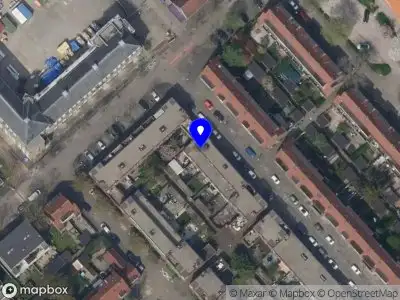 Ambulance met gepaste spoed naar de Zeisstraat in Rotterdam
