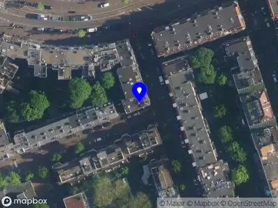 Ambulance met grote spoed naar de Schimmelstraat in Amsterdam
