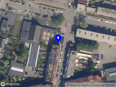 Ambulance met grote spoed naar de Willem van Hillegaersbergstraat in Rotterdam