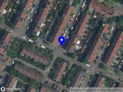 Ambulance met grote spoed naar de Andijkstraat in Amsterdam