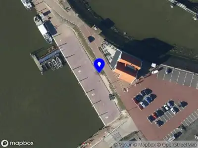 Ambulance met gepaste spoed naar de Oostkade in Den Oever