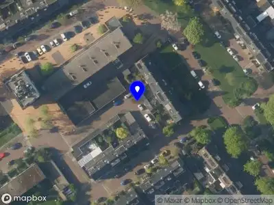 Ambulance met grote spoed naar de Anna van Saksenstraat in Leiderdorp