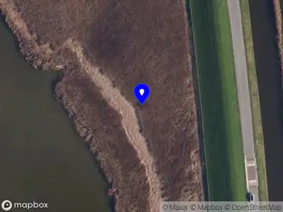 Politie met grote spoed naar de De Holle Poarte in Makkum vanwege personen te water