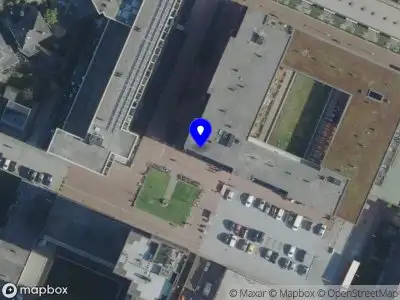 Brandweer met gepaste spoed naar de Fenikshof in Nijmegen vanwege een liftopsluiting