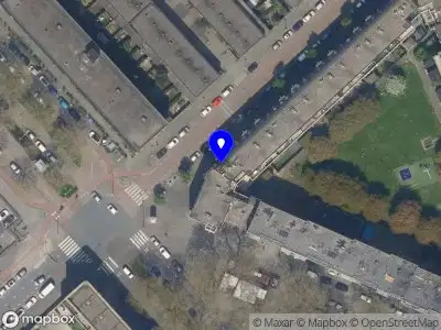 Ambulance met gepaste spoed naar de Steven Hoogendijkstraat in Rotterdam