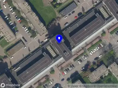 Ambulance met grote spoed naar de Monseigneur Nolenslaan in Schiedam