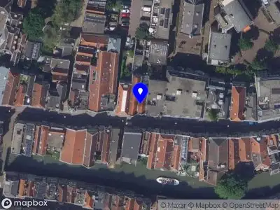 Ambulance met gepaste spoed naar de Grotekerksbuurt in Dordrecht