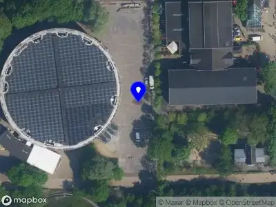 Traumahelikopter met grote spoed naar de Klönne plein in Amsterdam