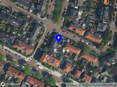 Ambulance met grote spoed naar de Croesenstraat in Haarlem