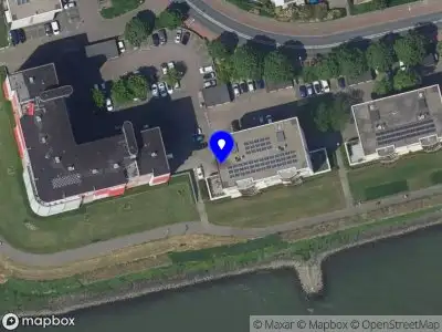 Ambulance met grote spoed naar de Pontonniersweg in Papendrecht