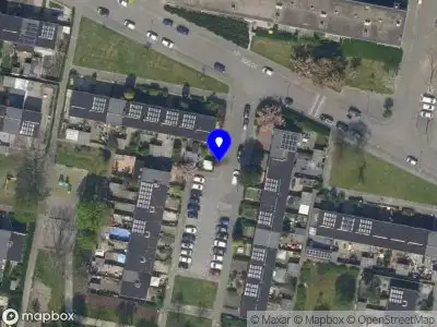 Ambulance met grote spoed naar de Arabische tuin in Rotterdam