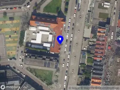 Ambulance met gepaste spoed naar de Polderstraat in Rotterdam