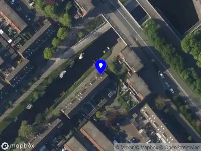 Ambulance met grote spoed naar de Katharina Boudewijnskade in Leiden