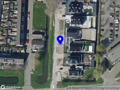 Ambulance met grote spoed naar de Drogendijk in Spijkenisse