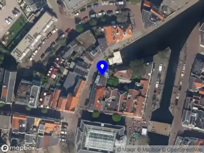 Ambulance met gepaste spoed naar de Oude Sluis in Schiedam