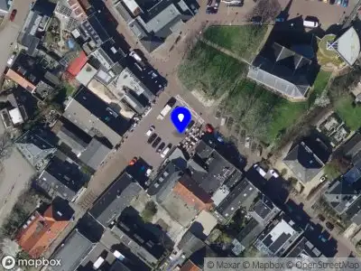 Ambulance met grote spoed naar de Dorpsstraat in Barendrecht