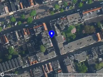 Ambulance met grote spoed naar de Eerste Anjeliersdwarsstraat in Amsterdam