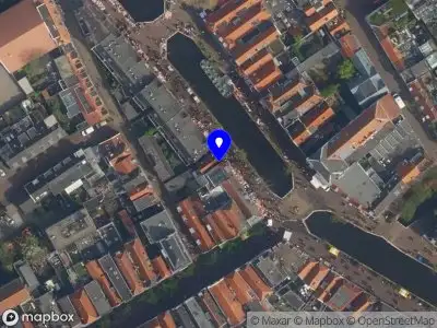 Ambulance met gepaste spoed naar de Dertienhuizen in Delft