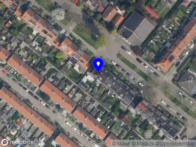 Ambulance met gepaste spoed naar de Larikslaan in Rotterdam