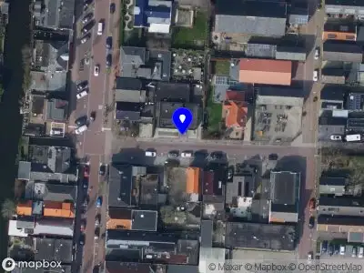 Ambulance met grote spoed naar de Hoekstraat in Numansdorp