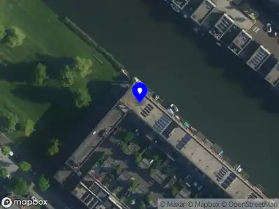 Traumahelikopter naar de Polygoongracht in Amsterdam