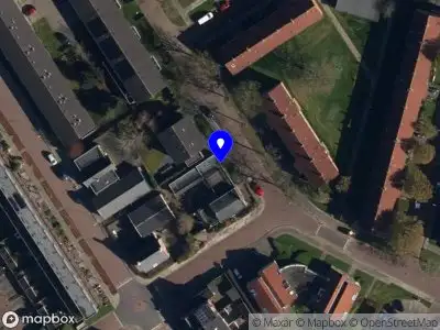 Brandweer met grote spoed naar de Vrijbuiterstraat in Sneek vanwege afgaan automatisch brandalarm
