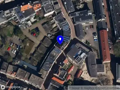 Brandweer met grote spoed naar de Bollemanssteeg in Leeuwarden vanwege gebouwbrand