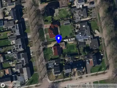 Brandweer met grote spoed naar de Schoolstraat in Burgum vanwege een buitenbrand