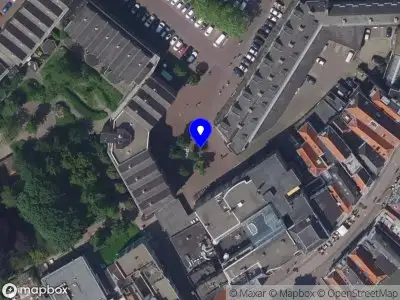 Ambulance met grote spoed naar de De Waag in Dordrecht