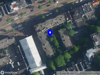 Ambulance met gepaste spoed naar de Vondelstraat in Amsterdam