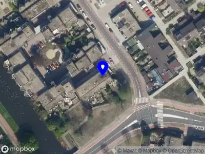 Ambulance met grote spoed naar de Scheldedal in Capelle aan den IJssel