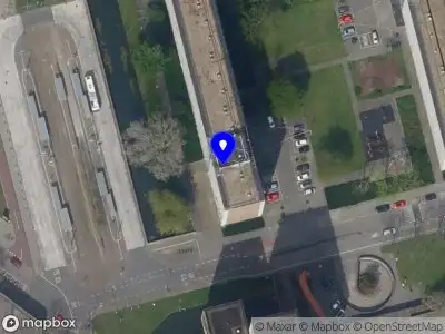 Ambulance met grote spoed naar de Grote Hagen in Rotterdam